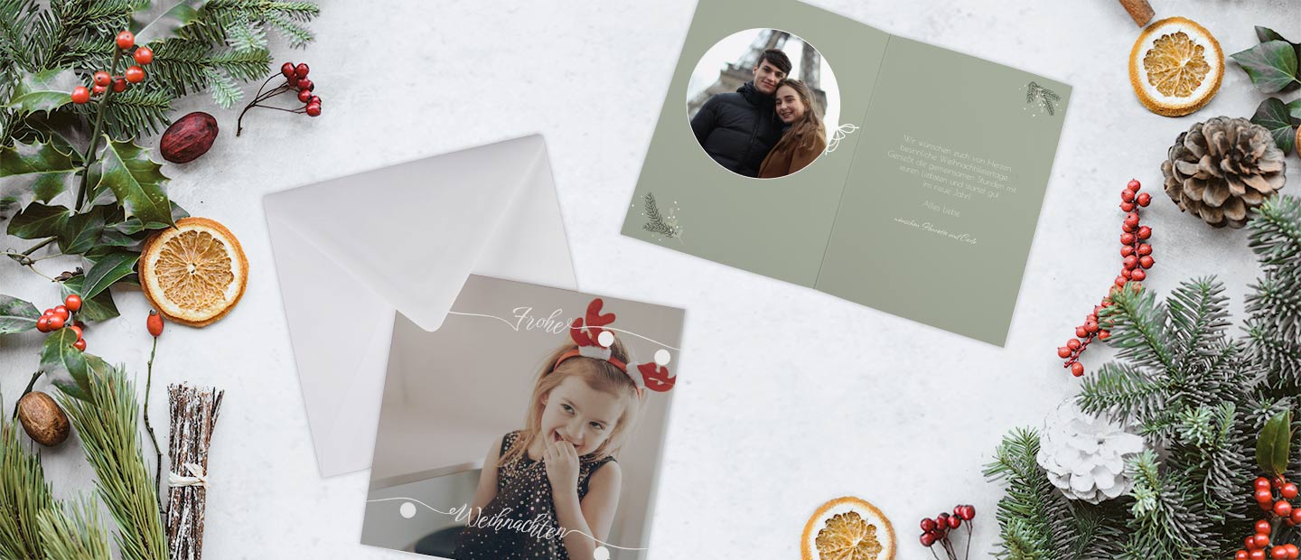 Jetzt Weihnachtskarten individuell gestalten mit Fotos und schoenen Weihnachts-Vorlagen. Viele Formate und verschiedene Papiersorten erwarten Sie.