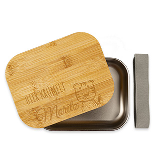 Personalisierte Lunchbox aus Edelstahl mit grauem Spannband und graviertem Bambusdeckel – Verwechslung ausgeschlossen.