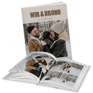 Ein hochwertiges Hardcover-Fotobuch mit stabilem Einband und eleganter Gestaltung, perfekt zum Festhalten besonderer Erlebnisse.