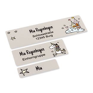 Personalisierte Namenssticker in verschiedenen Größen im Set.